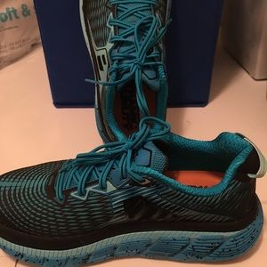 Hoka One One Gaviota running shoes